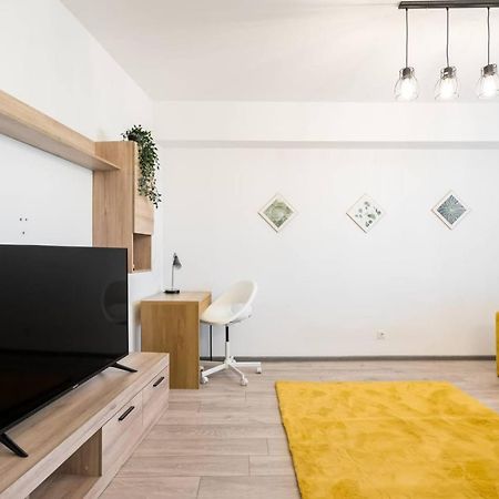 Ferienwohnung Carol New Building With Balcony Bukarest Exterior foto