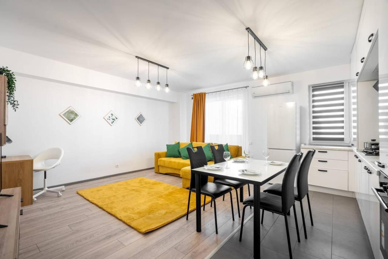 Ferienwohnung Carol New Building With Balcony Bukarest Exterior foto